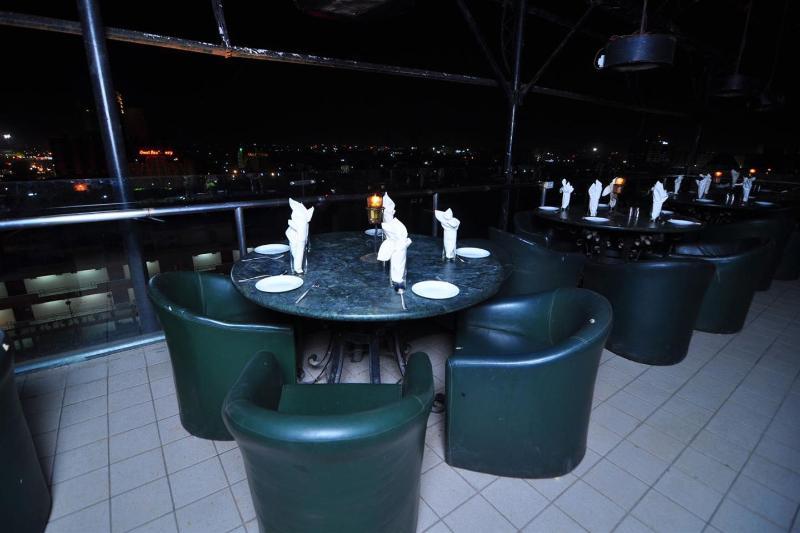 Infiniti Hotel And Spa Indore Exterior foto